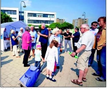 Viele �Pfingstweidler� waren gestern am RHEINPFALZ-Stand, um mit Redakteuren ins Gespr�ch zu kommen. FOTO: KUNZ-HARTMANN